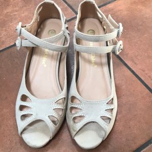 Vintage-inspired shoes